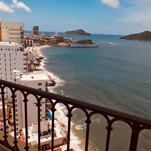 Apartamento De Lujo A Pie De Playa, Mazatlán